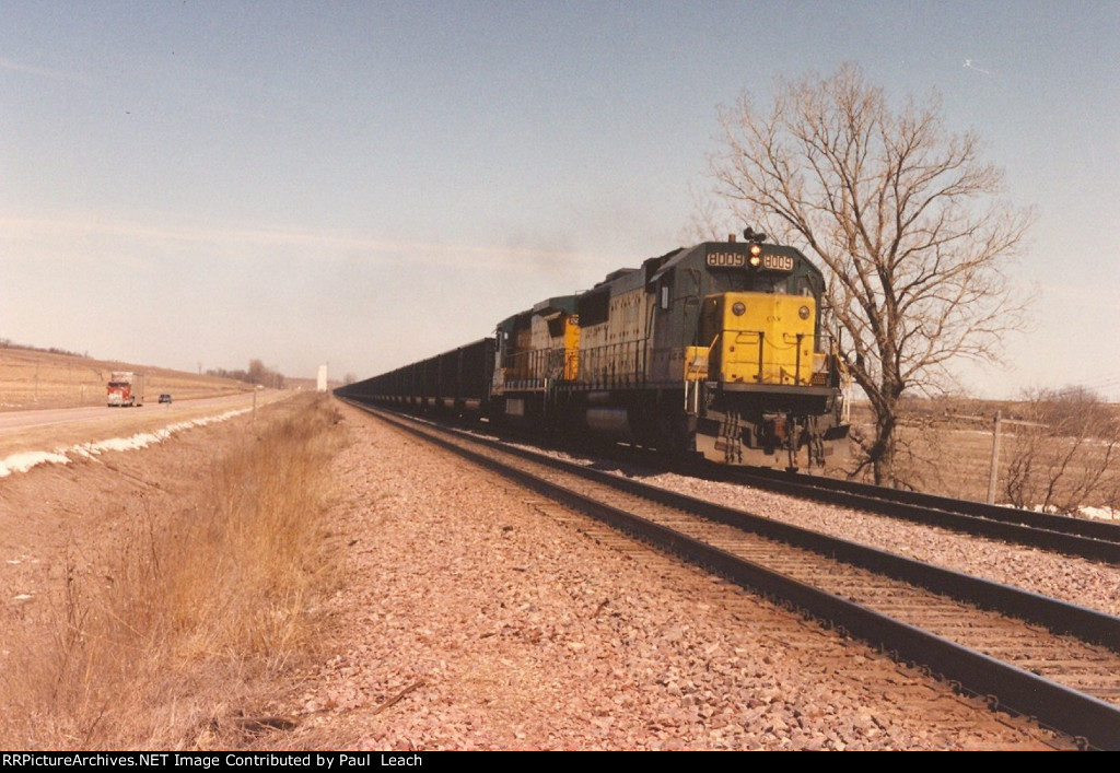 Coal empties cruise west